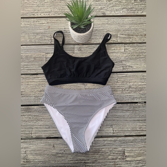 Women's High Waisted Black & White Bikini, size Large - Picture 1 of 3